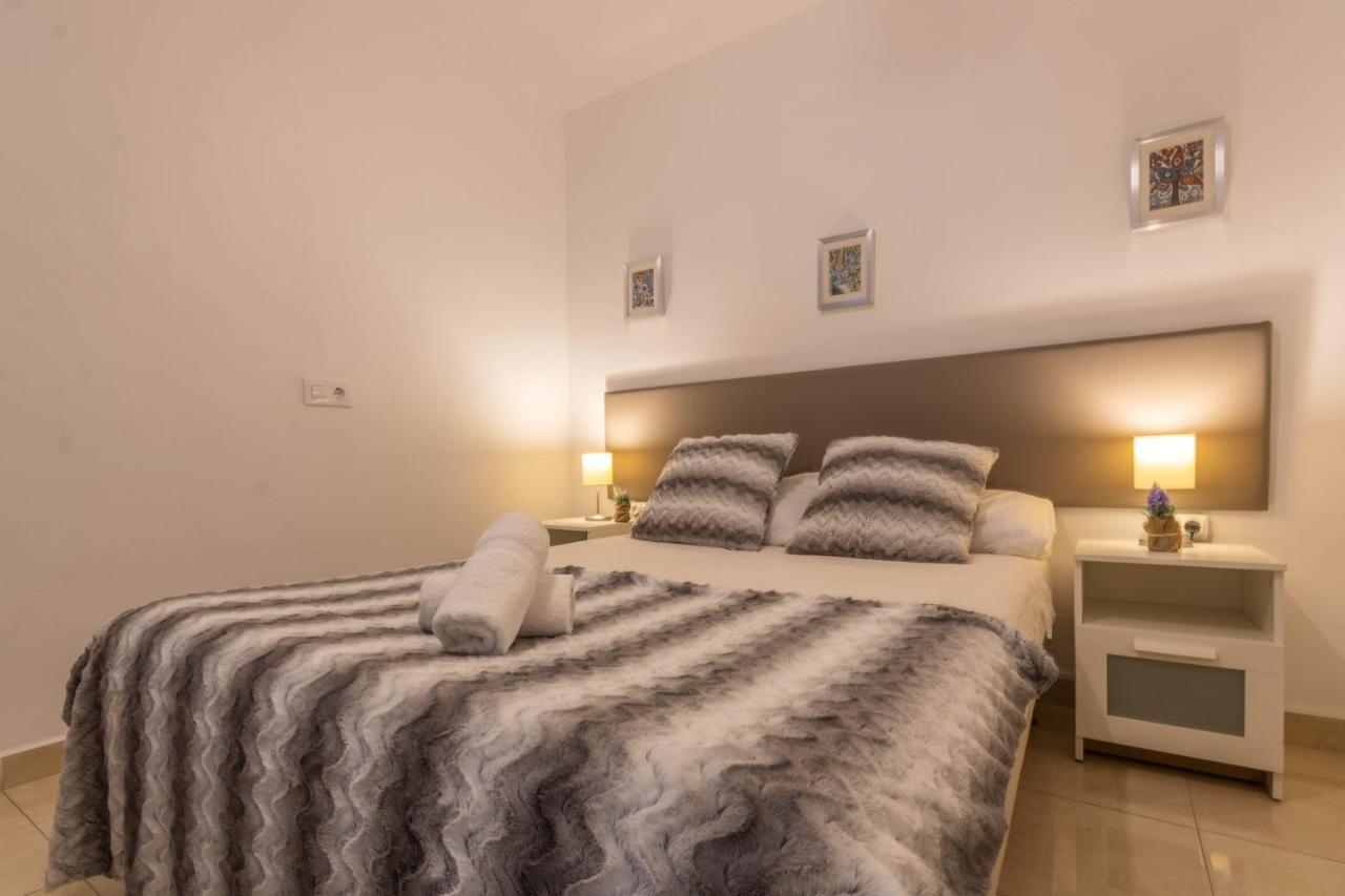 Apartamento Jardines De Murillo Севилья Экстерьер фото